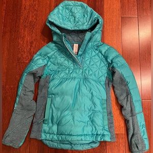 Ivivva turquoise down jacket with zipper pockets